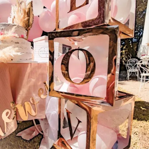 Cubo transparente com acabamento em rose gold para balões, tamanho 30x30x30cm, decoração elegante para festas.